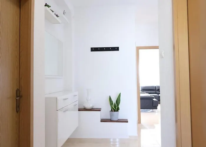 Apartment Nam 6 *